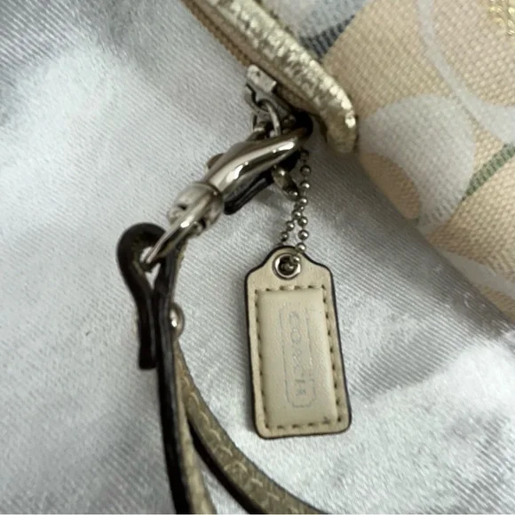 Coach Vintage Wristlet - Picture 9 of 11